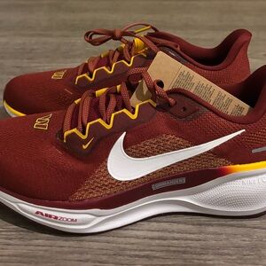 Men’s Size 9.  NFL xNike Air Zoom Pegasus 41 Washington Commanders running shoe